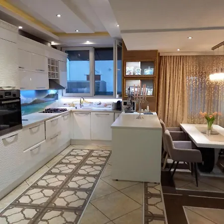 玛雅旅馆 3* 诺威萨