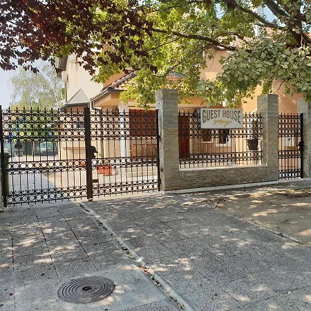 玛雅旅馆 3* 诺威萨